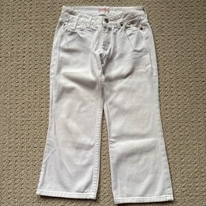 White denim capri pant